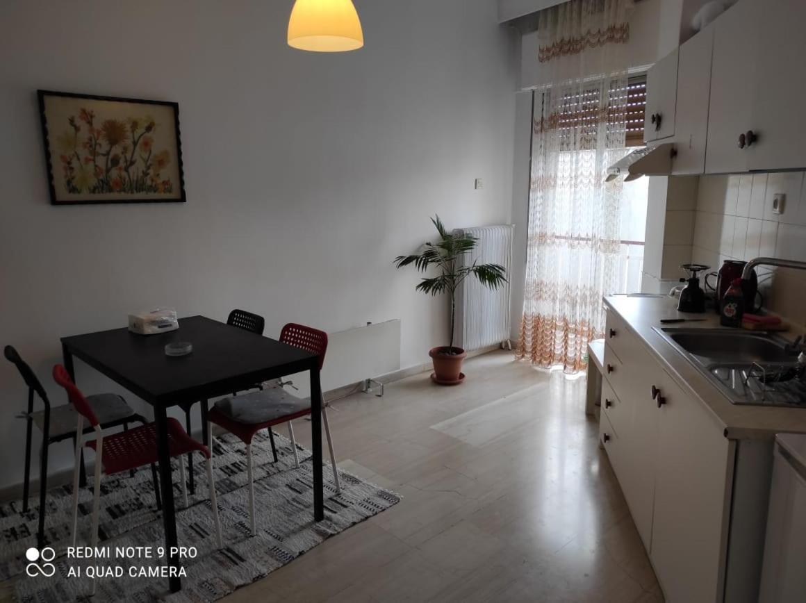 Square Apartman Komotiní Kültér fotó